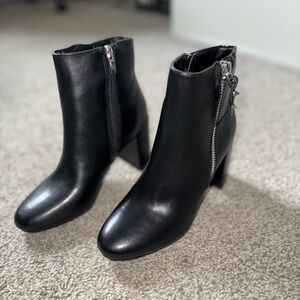 Nine West Black Leather Ankle Booties with Side Zip